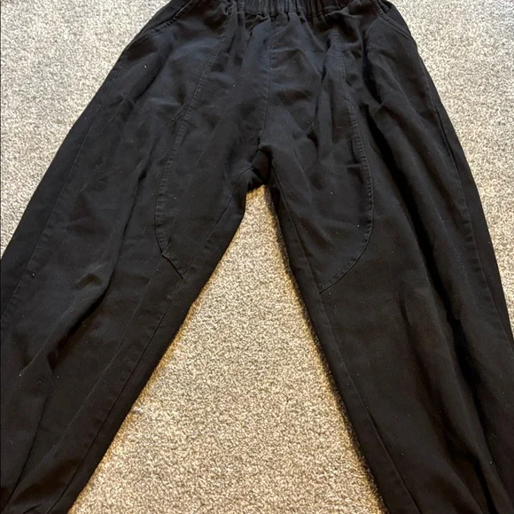 8-year-old Boy’s Clothes Bundle (10 pieces) - Picture 14 of 17